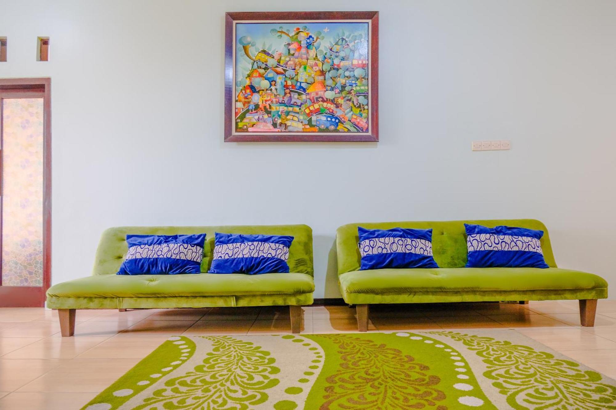 Oyo 2376 Tiara Family Residence Batu  Ngoại thất bức ảnh
